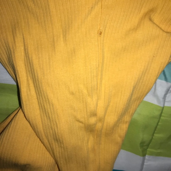 Yellow off the shoulder shirt 💛 - Picture 4 of 4